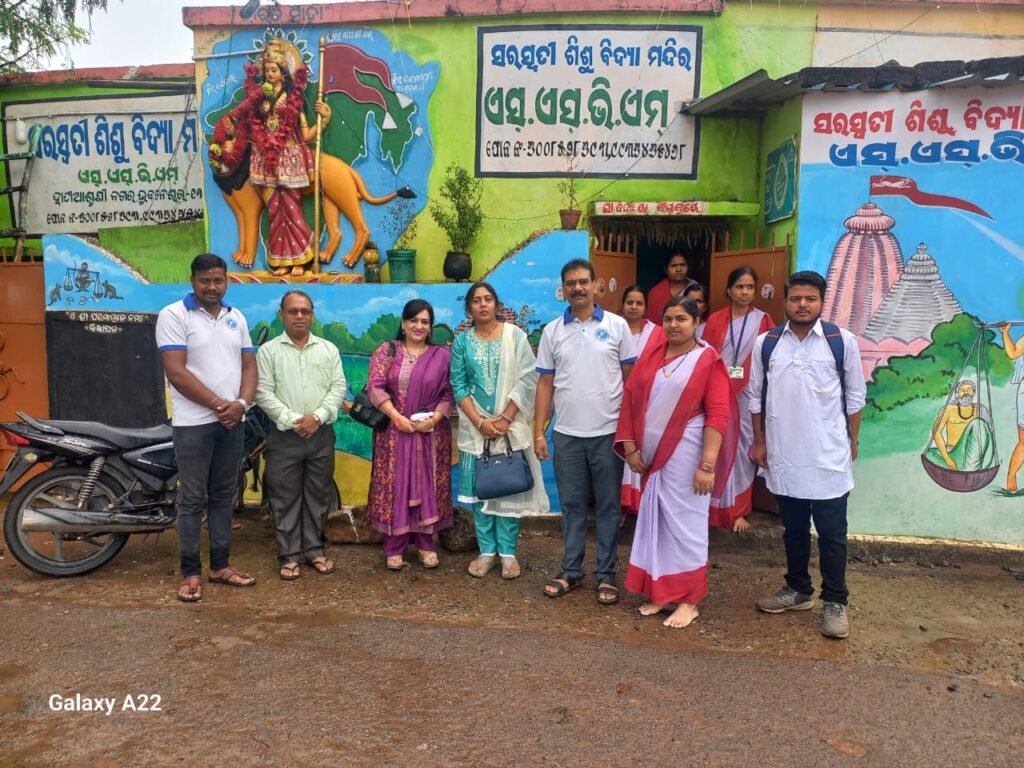 Happily donated 5 computers to Salai Sahi Saraswati Sishu Mandira.