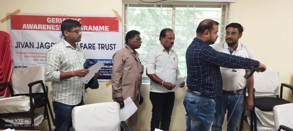 Orthopedic health camp for the members of Shreekhetra Vihar Welfare Association.